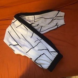 Cute black and white flowy pants